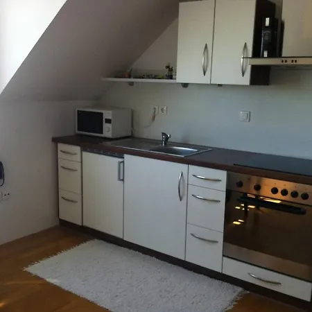 Andro's Modern Lägenhet